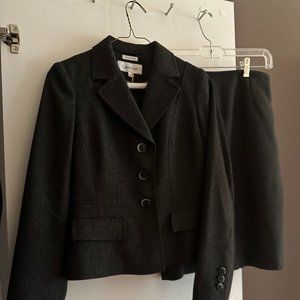 Calvin Klein 2Piece Ladies Business Suit